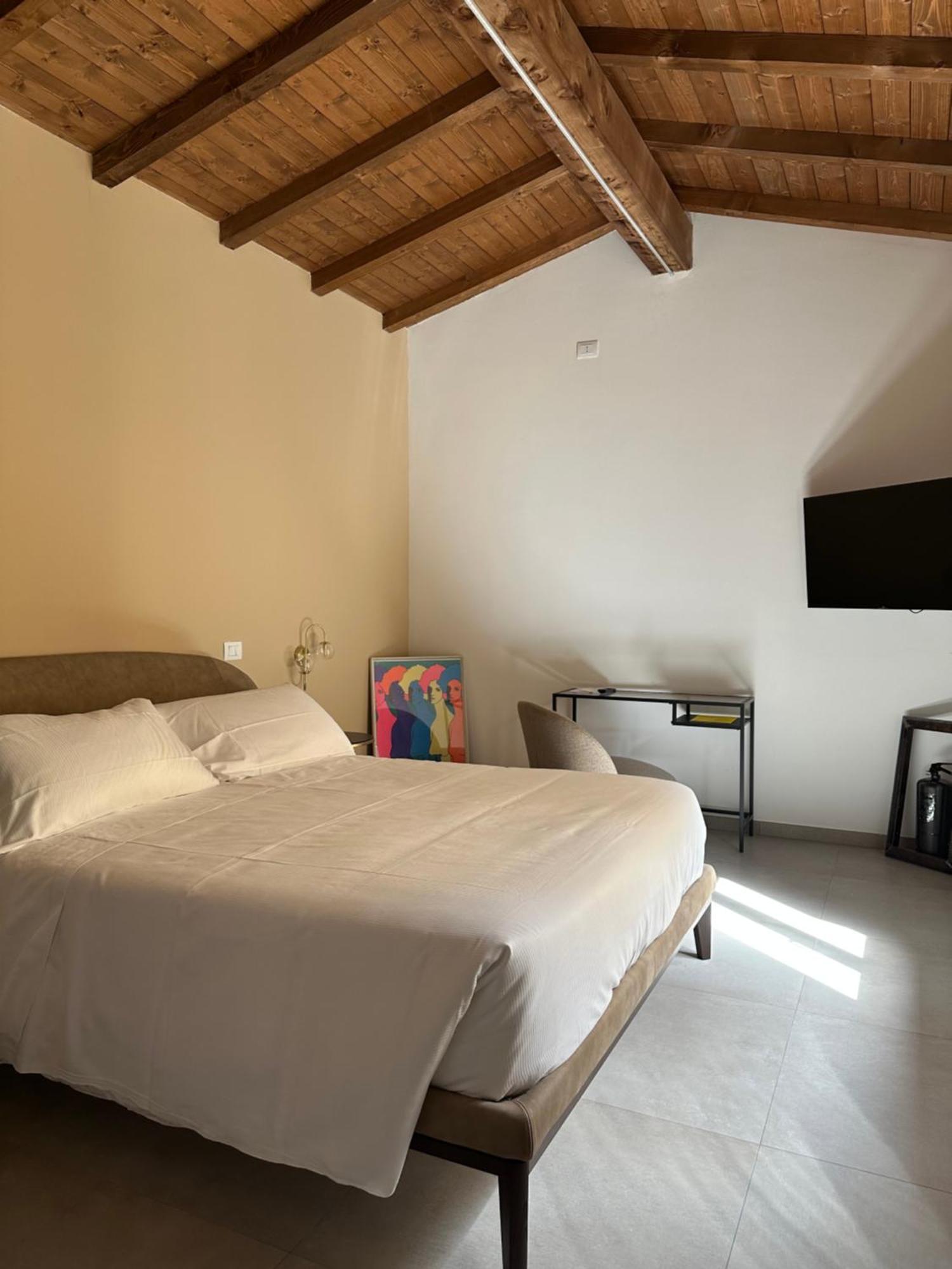 Ginevra Boutique Rooms - Palazzo Leosini - Residenze D'Epoca LʼAquila Exteriör bild
